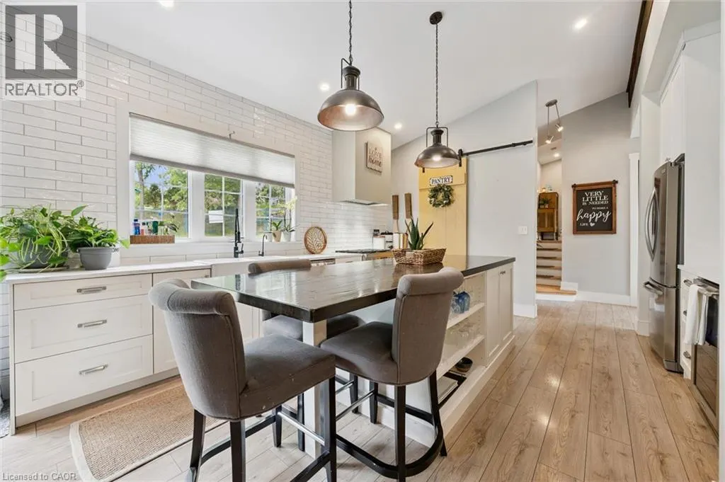 647 BRANT-WATERLOO Road