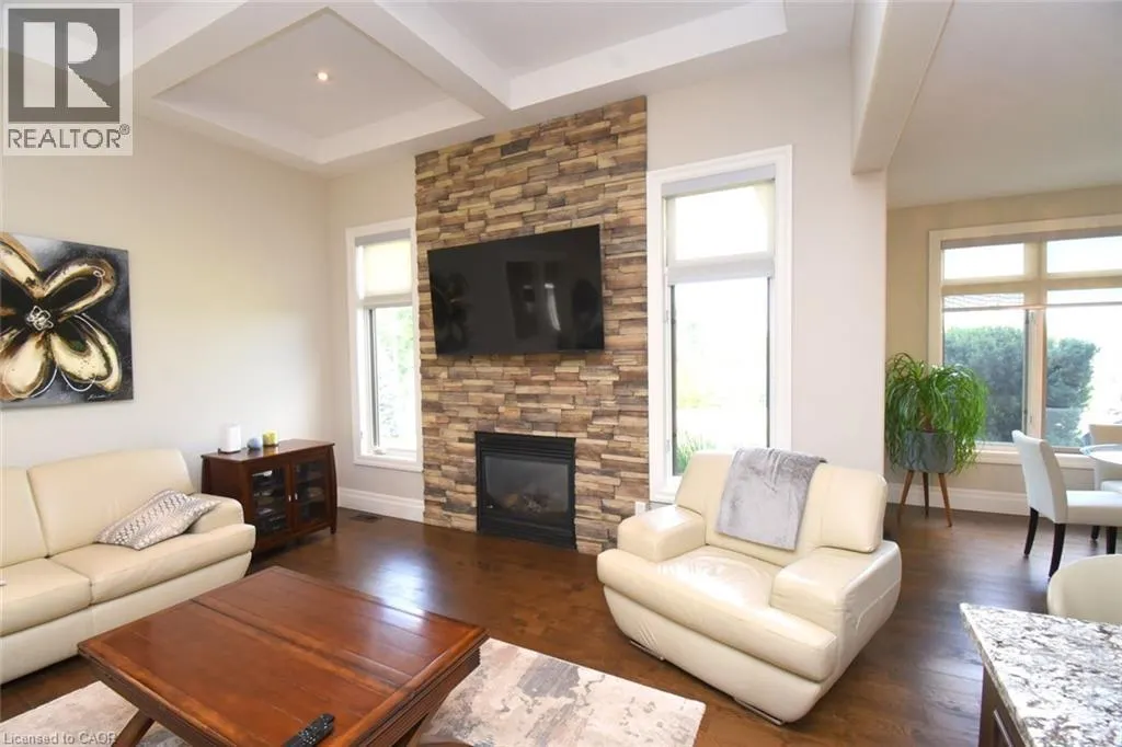 1 ELLINGTON Place