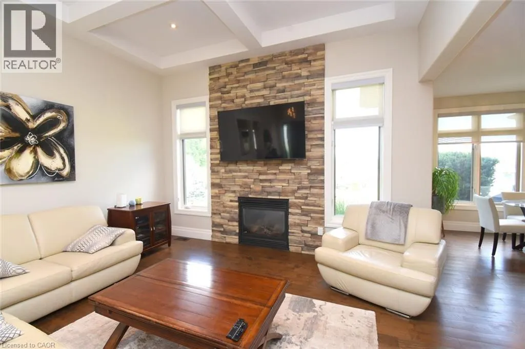 1 ELLINGTON Place