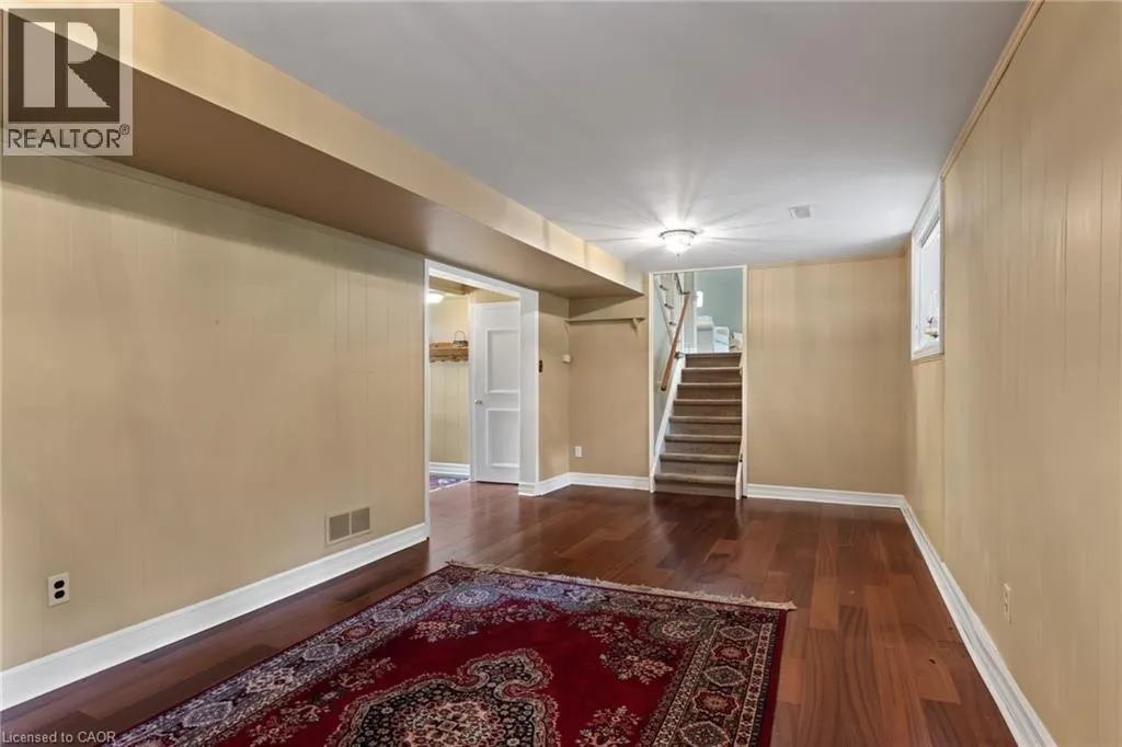 401 CAIRNCROFT Road