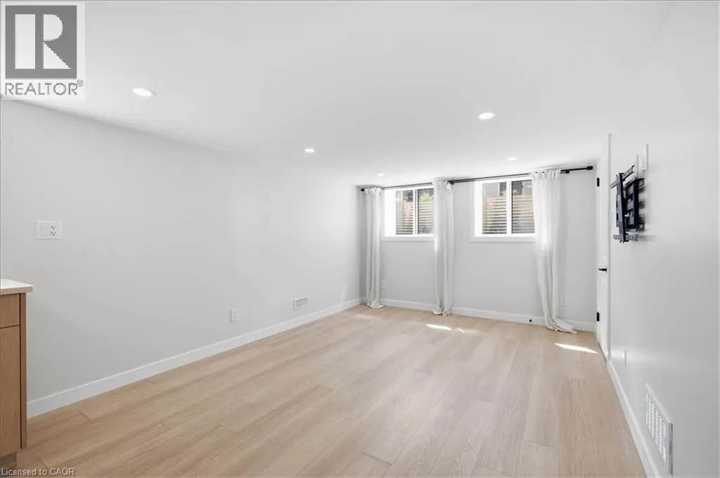 10 CARDINAL Crescent N Unit# 2 #2