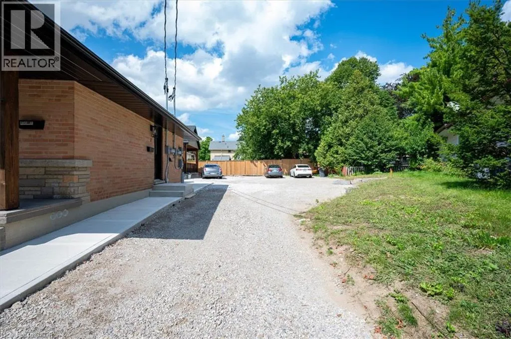 10 CARDINAL Crescent N Unit# 2 #2