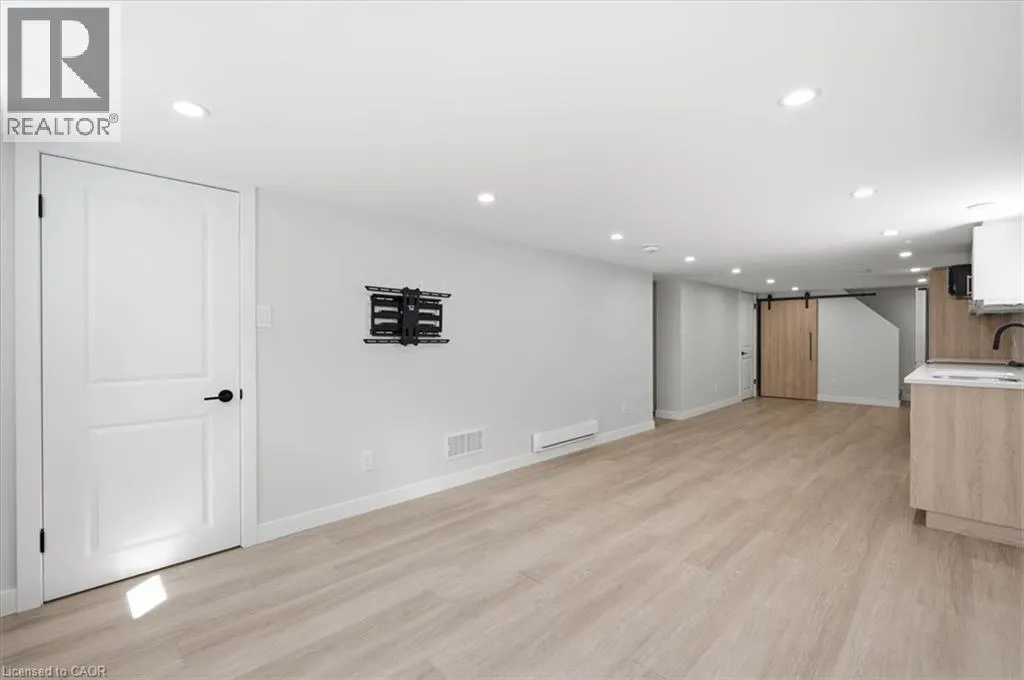 10 CARDINAL Crescent N Unit# 2 #2