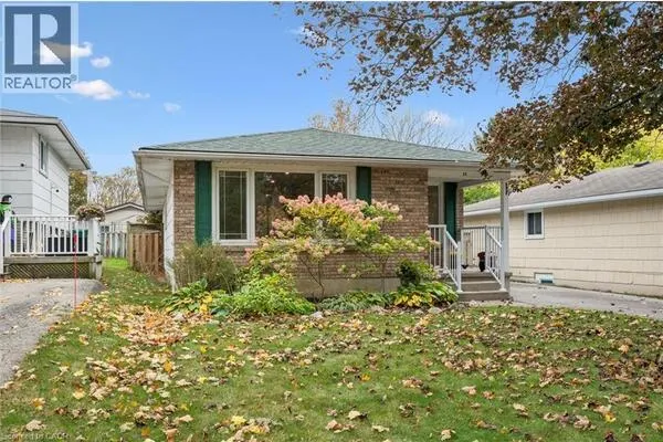 35 PEPPERWOOD Crescent