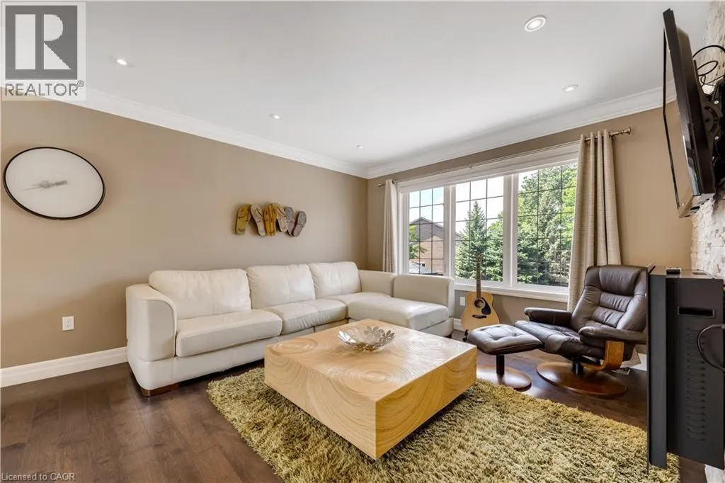 258 EDGEWATER Crescent Unit# 3 #3