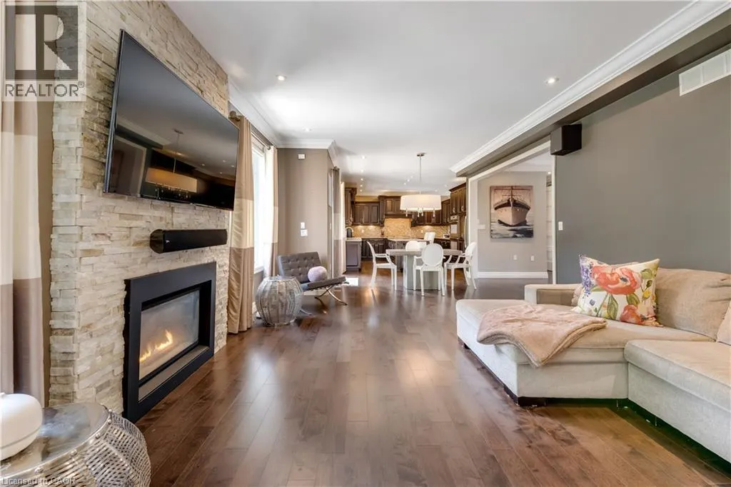 258 EDGEWATER Crescent Unit# 3 #3