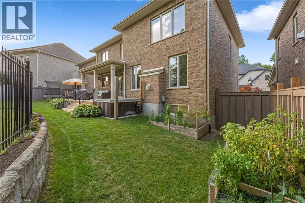 258 EDGEWATER Crescent Unit# 3 #3