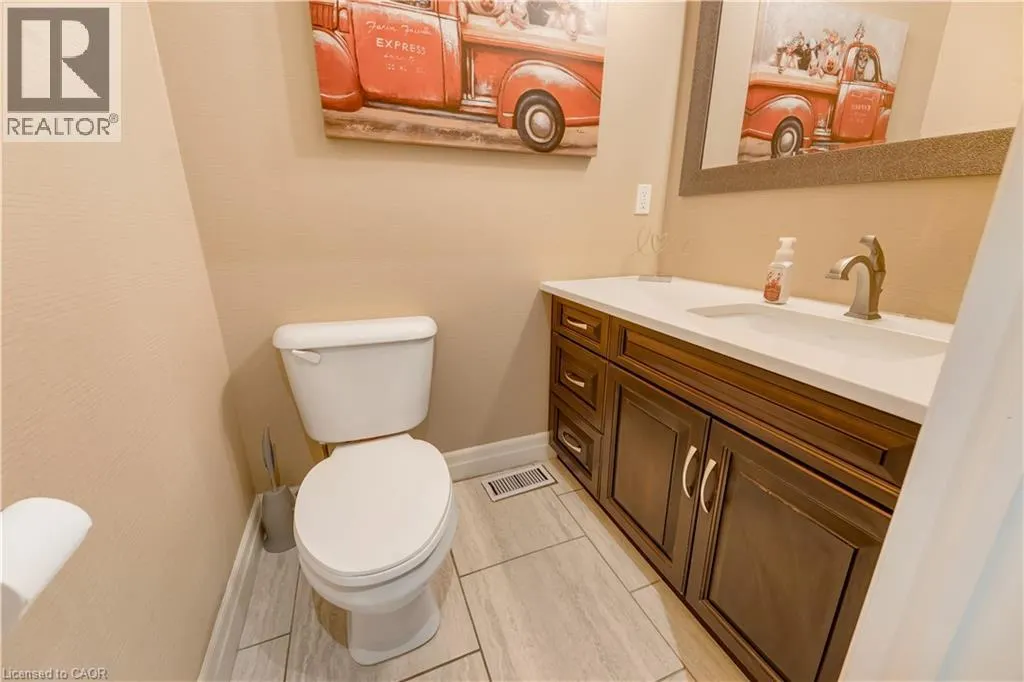 258 EDGEWATER Crescent Unit# 3 #3