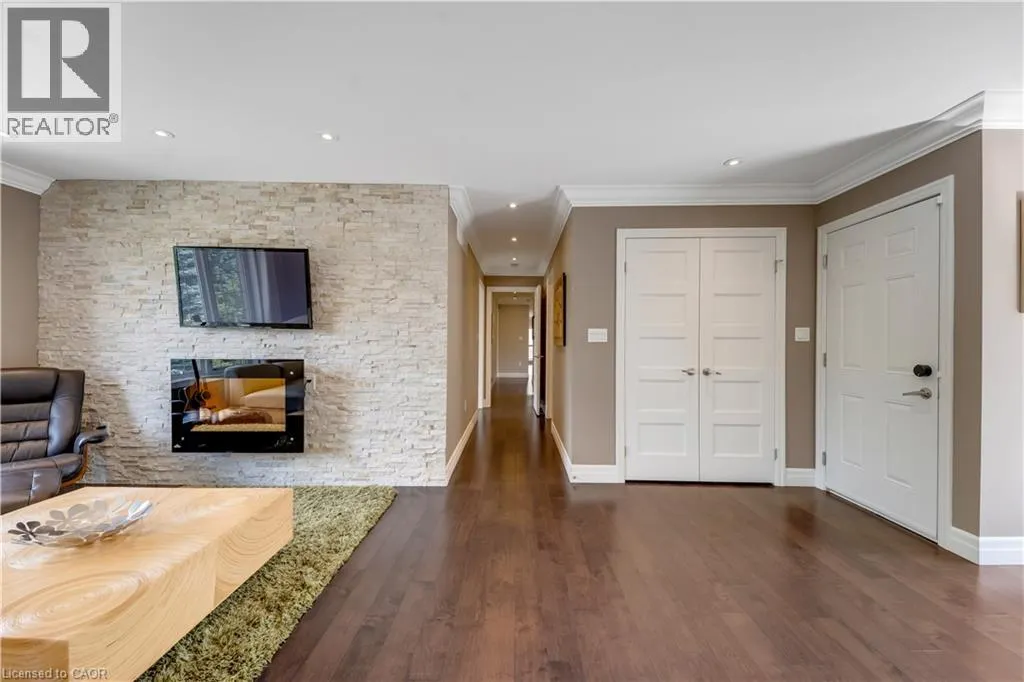 258 EDGEWATER Crescent Unit# 3 #3