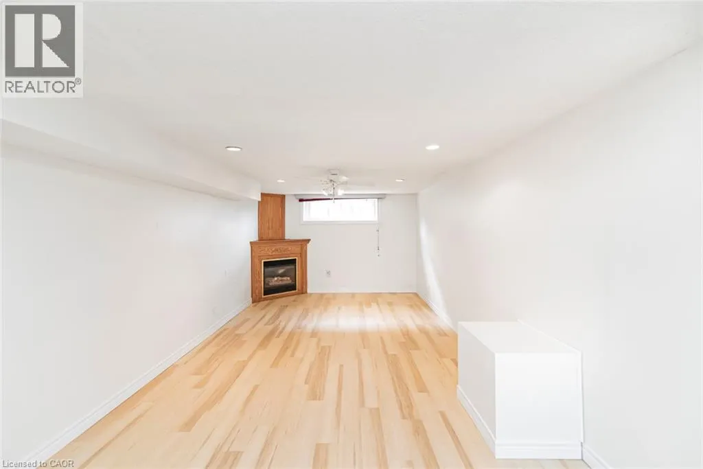 37 LORNE Avenue