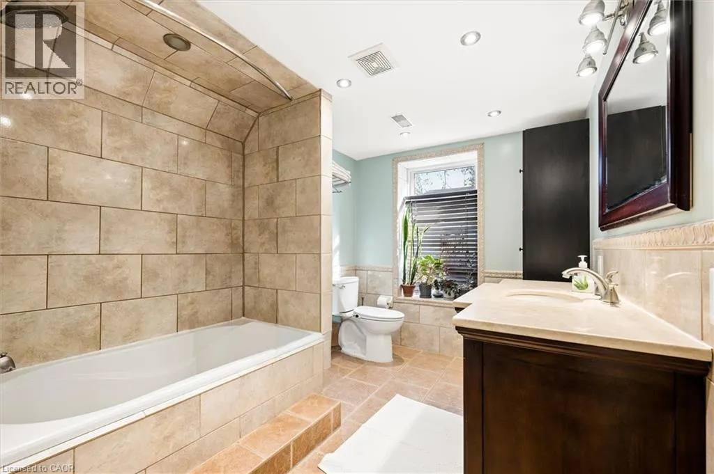 1221 RIVERS EDGE Drive