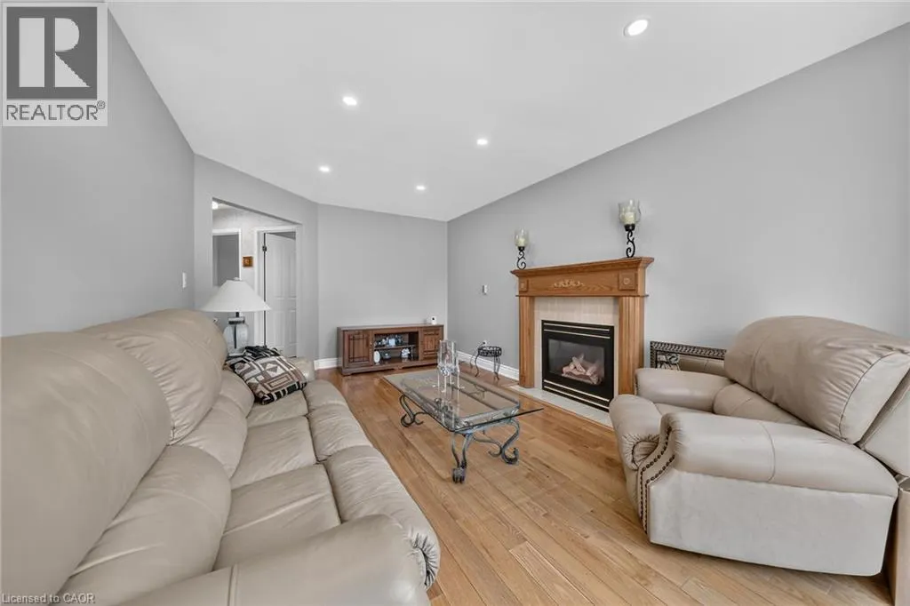 42 HILLGARDEN Avenue