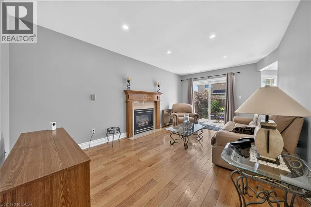 42 HILLGARDEN Avenue