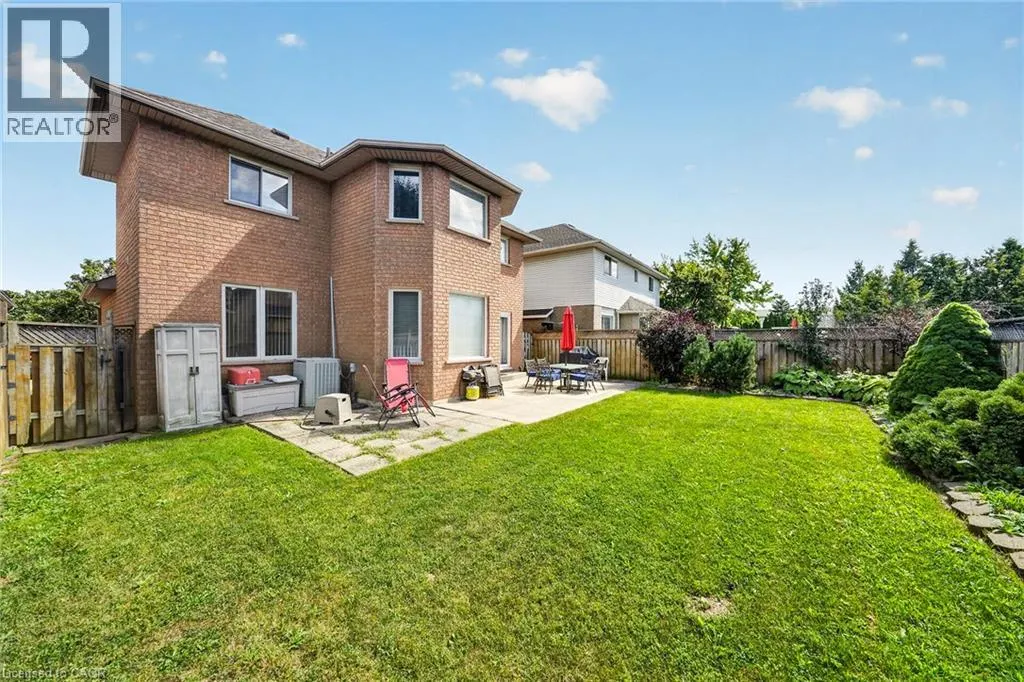 42 HILLGARDEN Avenue