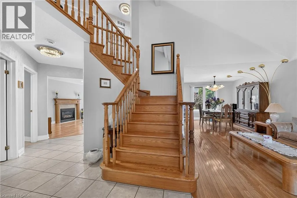42 HILLGARDEN Avenue