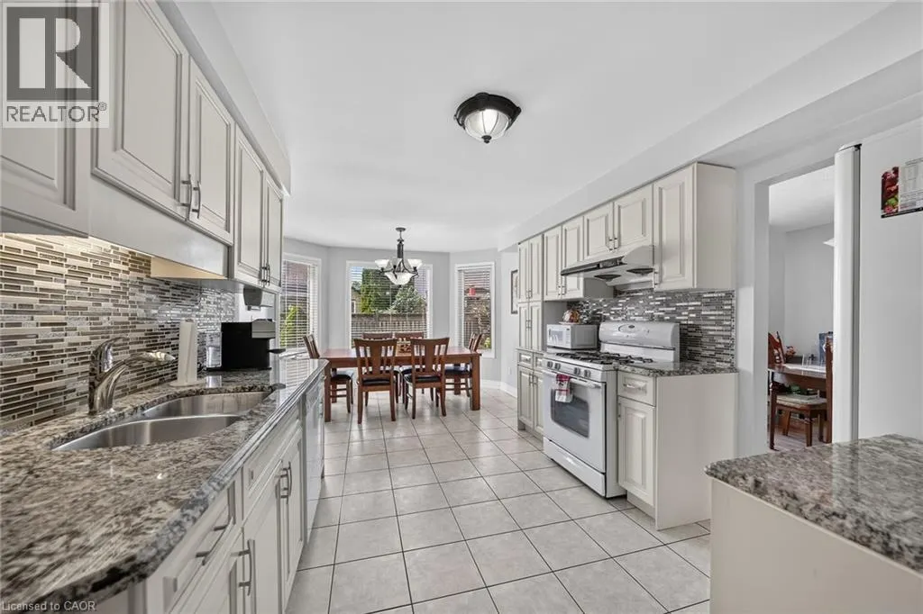 42 HILLGARDEN Avenue