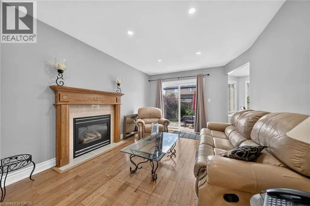 42 HILLGARDEN Avenue