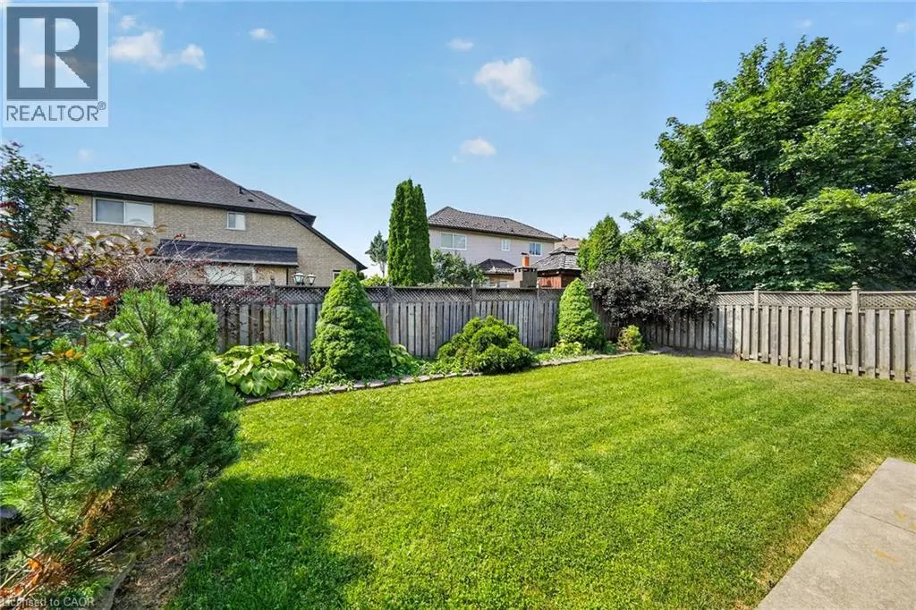 42 HILLGARDEN Avenue