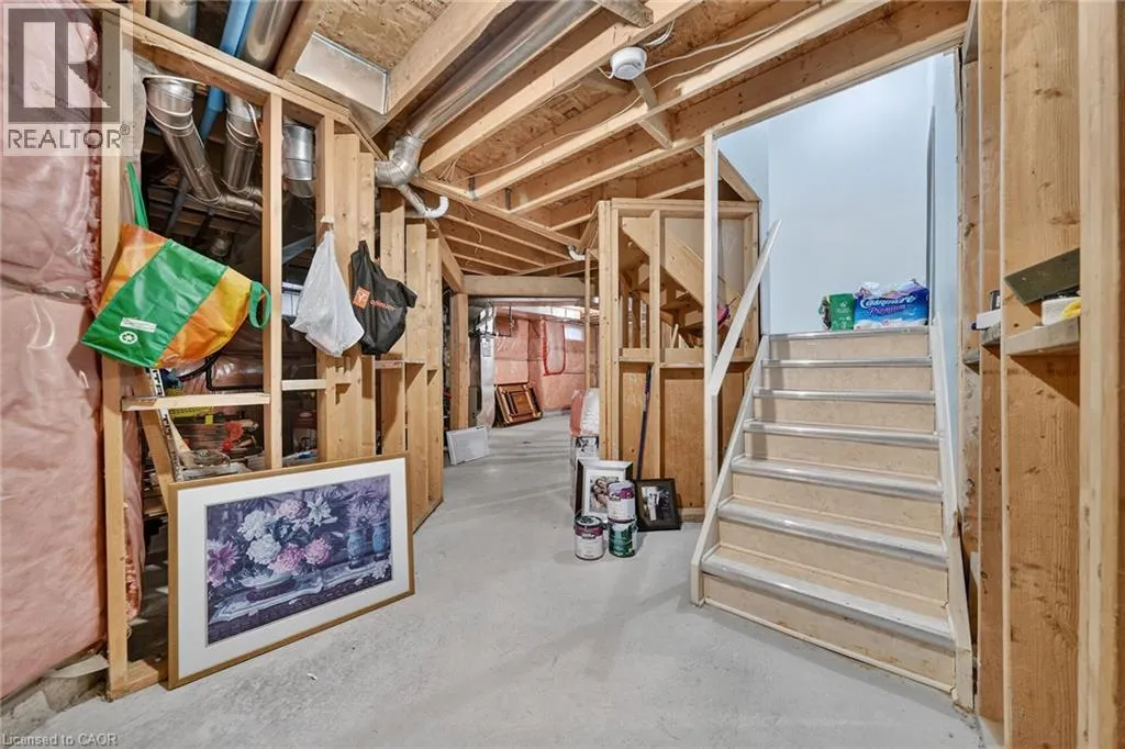 42 HILLGARDEN Avenue