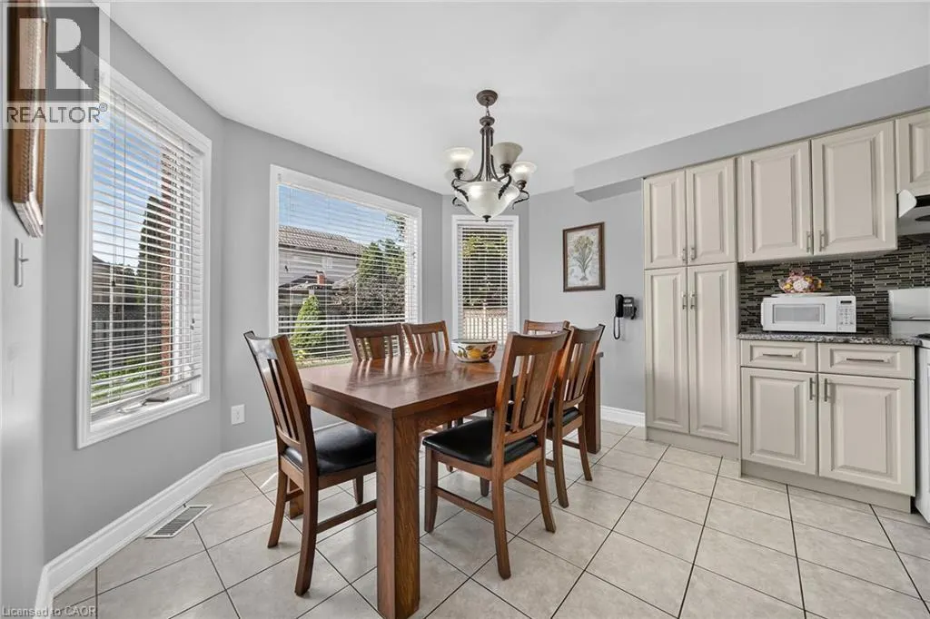 42 HILLGARDEN Avenue