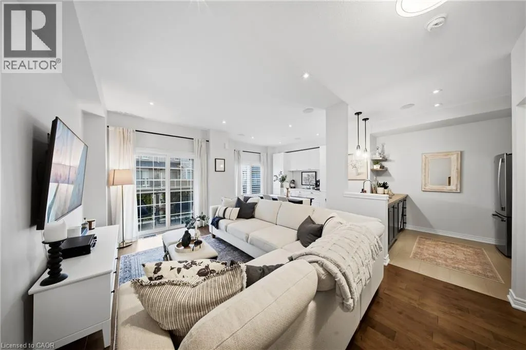 215 DUNDAS Street E Unit# 19 #19