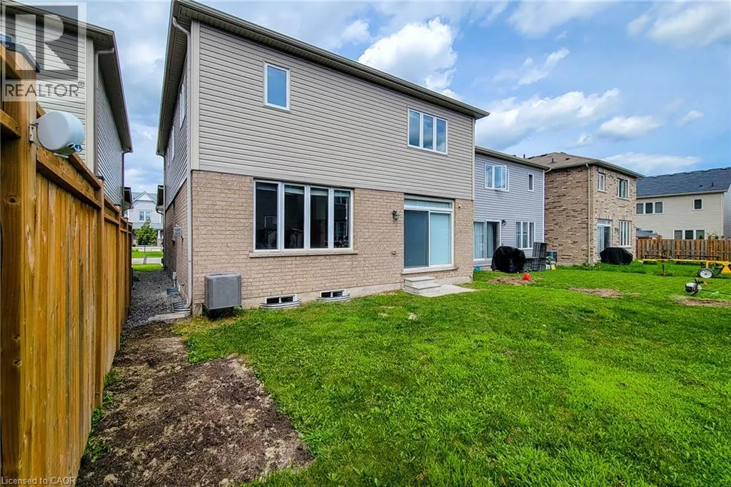 11 ESTHER Crescent