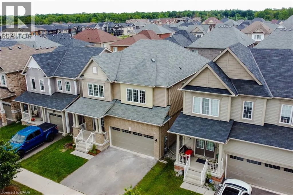11 ESTHER Crescent