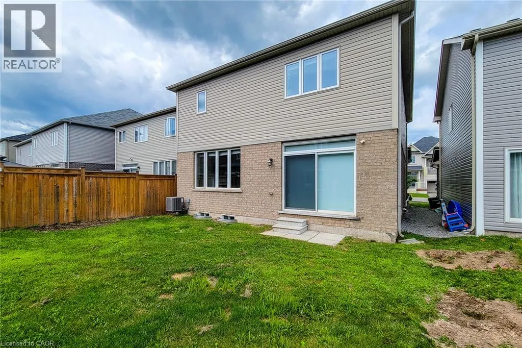 11 ESTHER Crescent