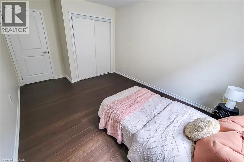 11 ESTHER Crescent