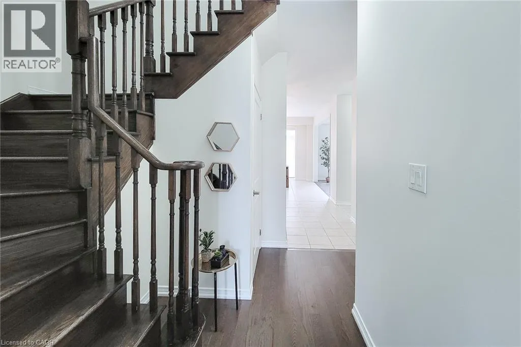 11 ESTHER Crescent