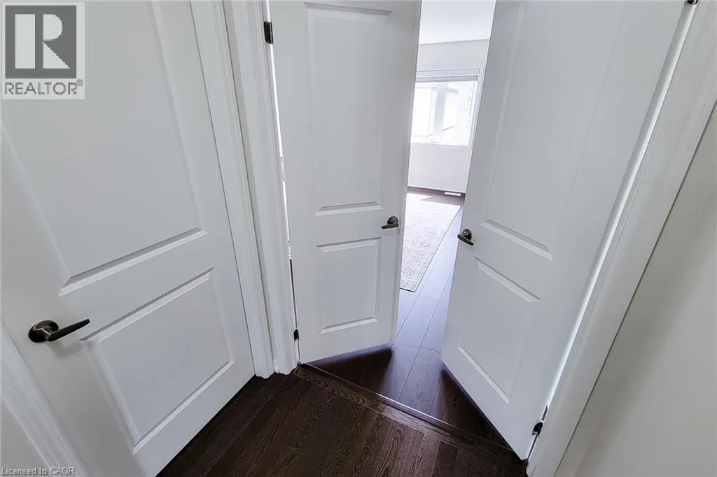 11 ESTHER Crescent