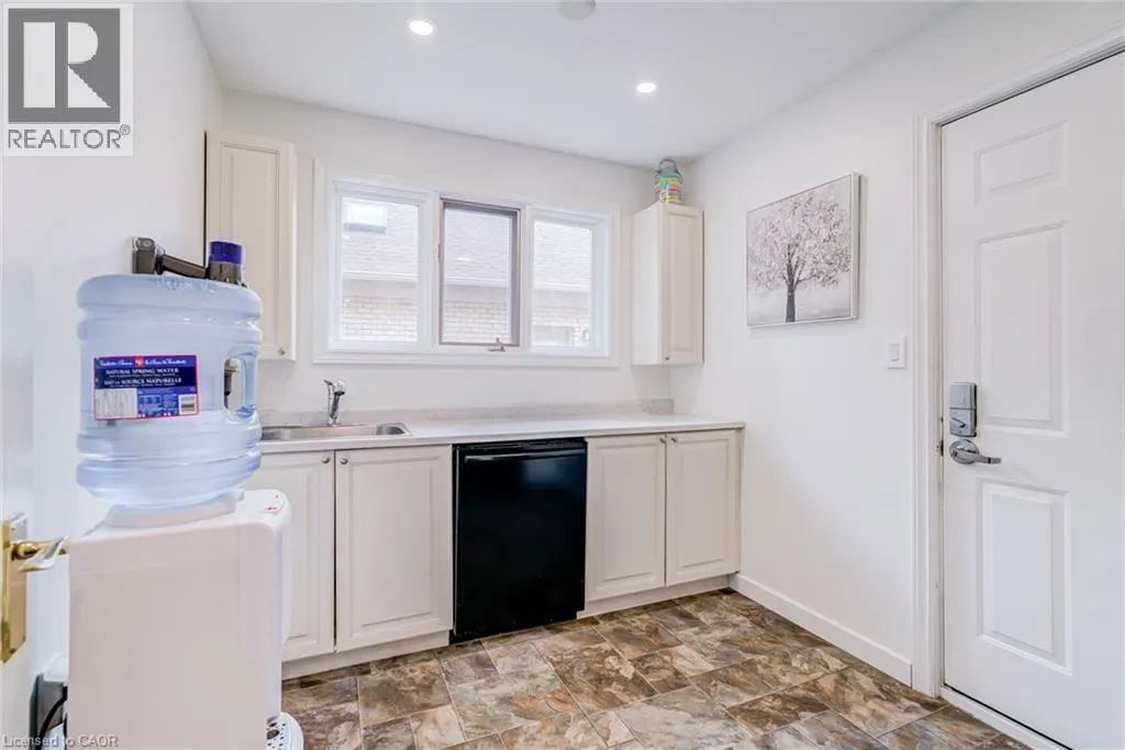 181 GOLF LINKS Road