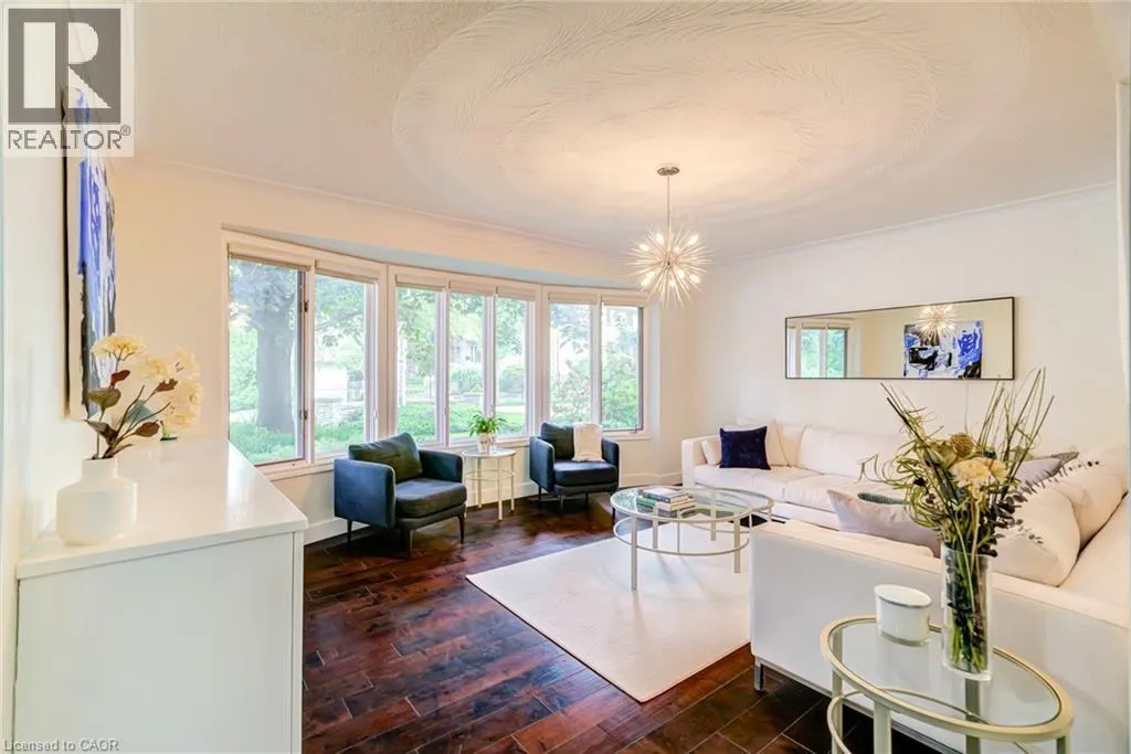 181 GOLF LINKS Road