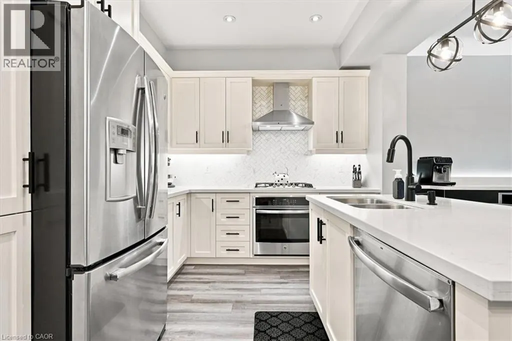 215 DUNDAS Street E Unit# 47 #47