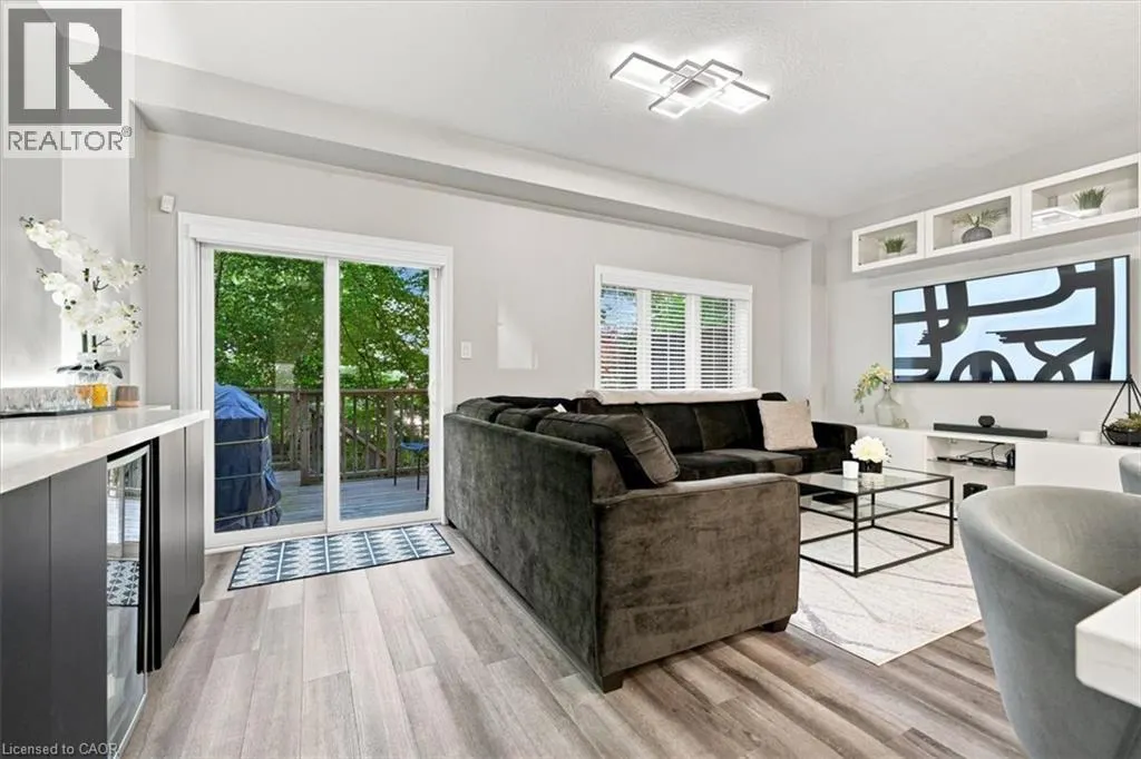 215 DUNDAS Street E Unit# 47 #47