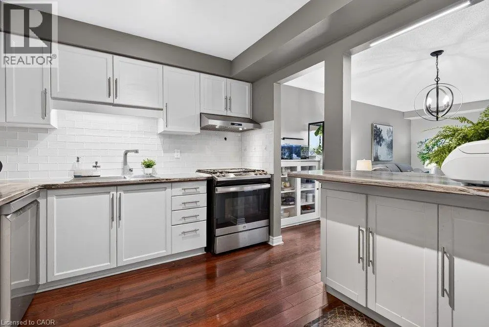 44 FRANCES Avenue Unit# 11 #11