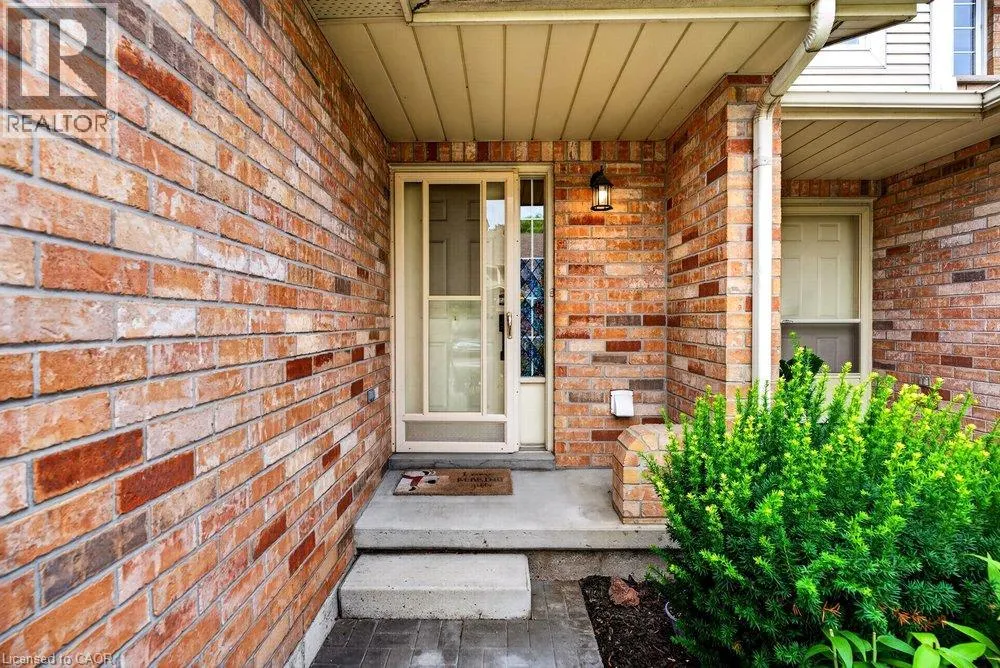 44 FRANCES Avenue Unit# 11 #11