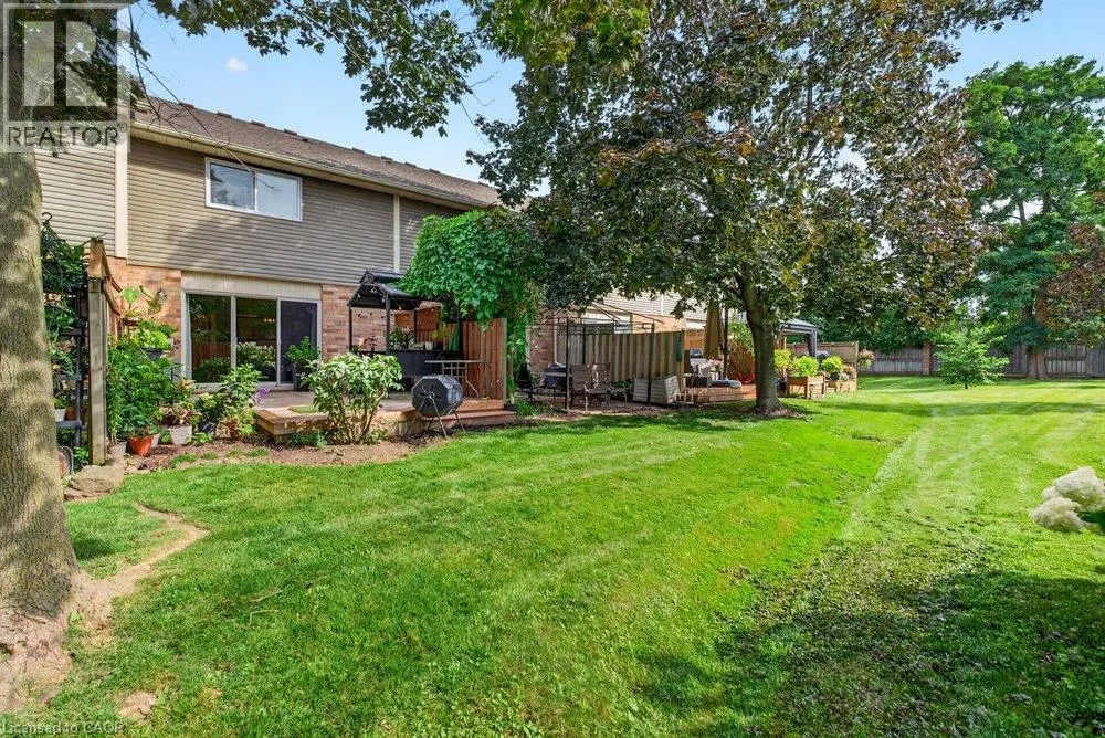 44 FRANCES Avenue Unit# 11 #11