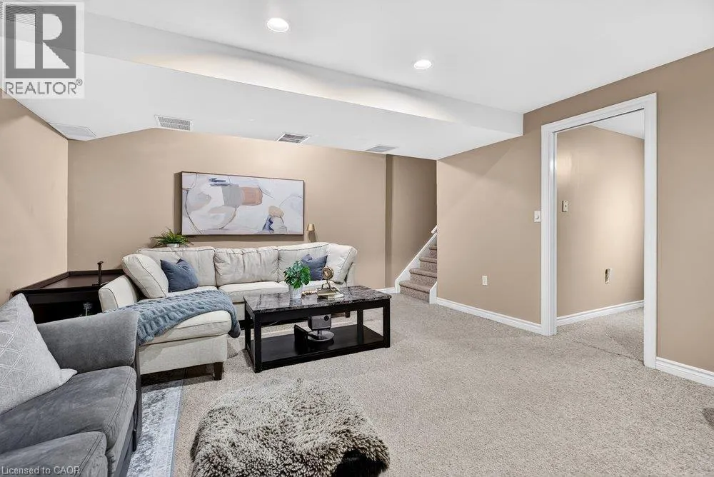 44 FRANCES Avenue Unit# 11 #11