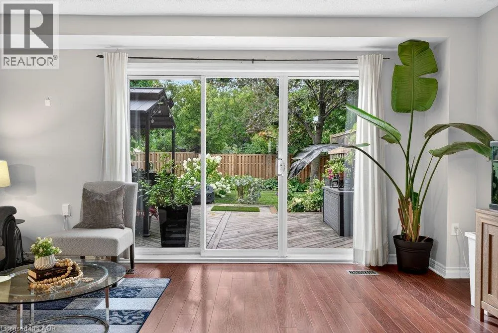 44 FRANCES Avenue Unit# 11 #11