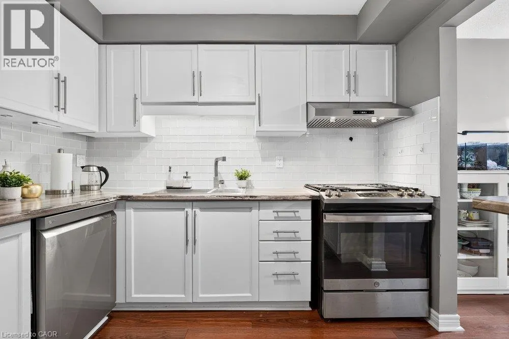 44 FRANCES Avenue Unit# 11 #11