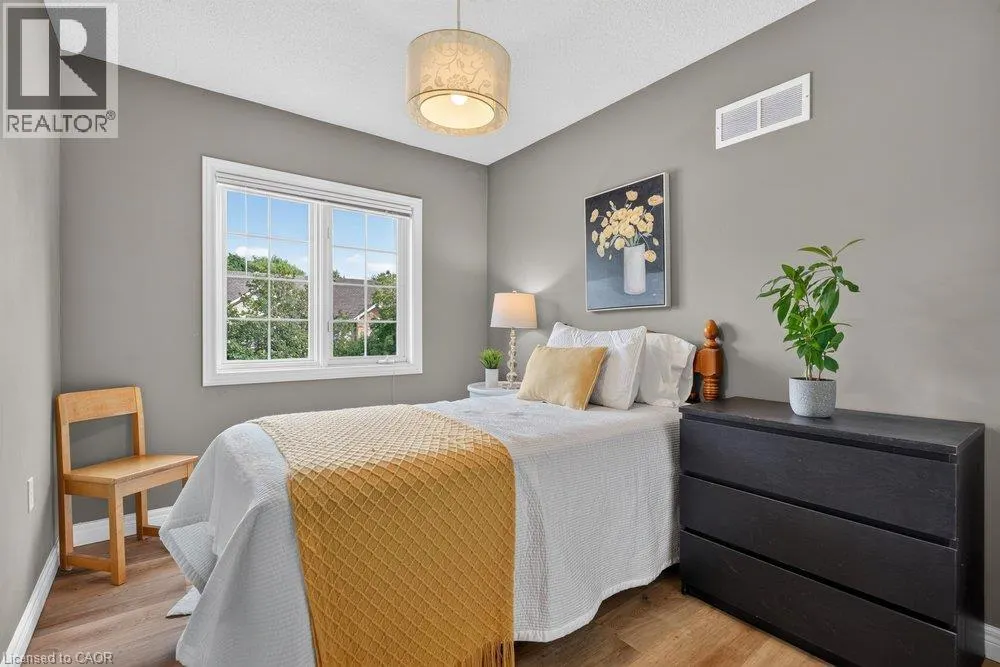 44 FRANCES Avenue Unit# 11 #11