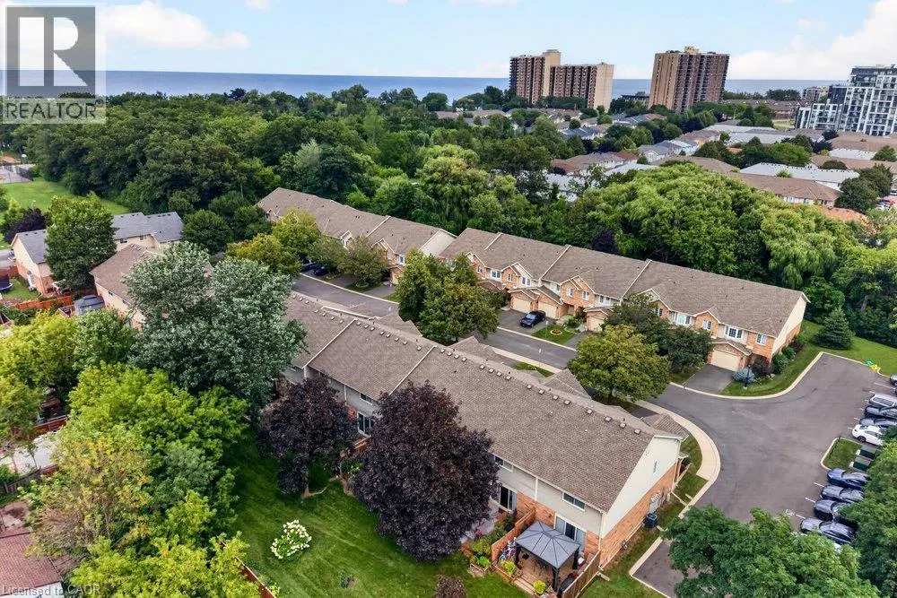44 FRANCES Avenue Unit# 11 #11