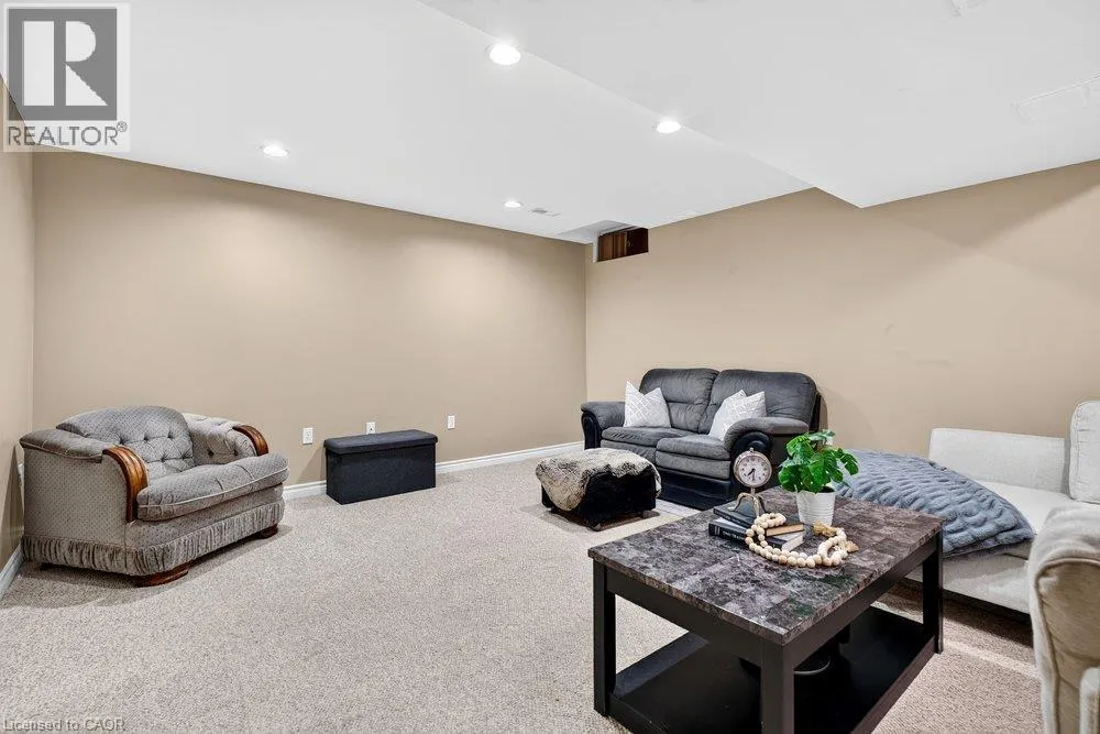 44 FRANCES Avenue Unit# 11 #11