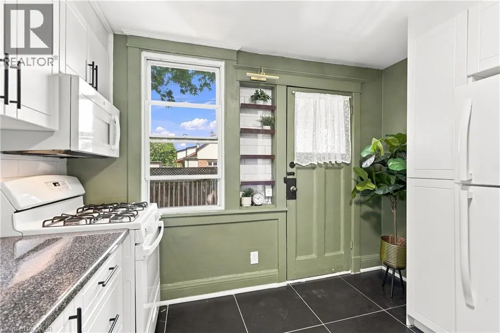 463 DUNSMURE Road