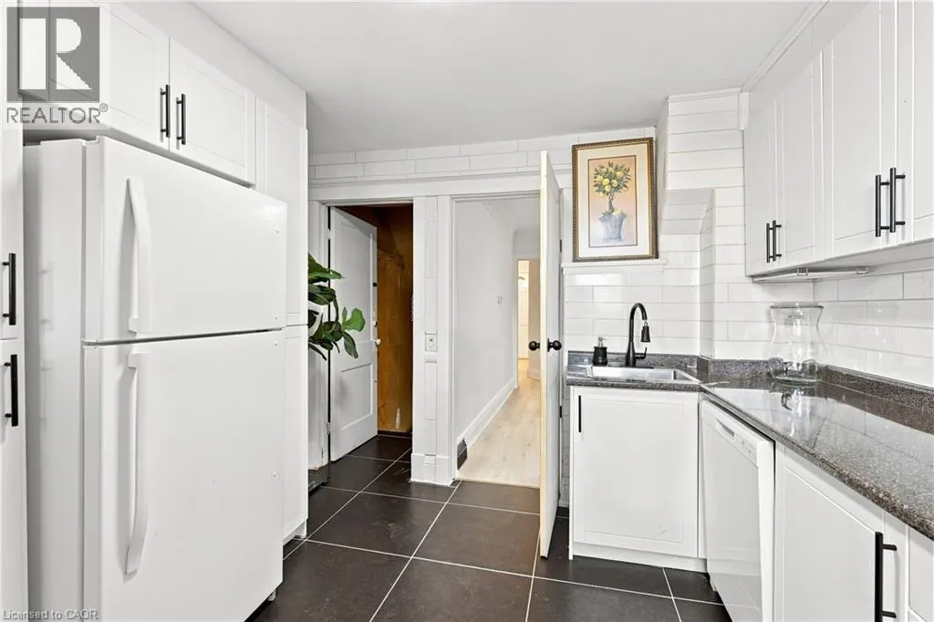 463 DUNSMURE Road