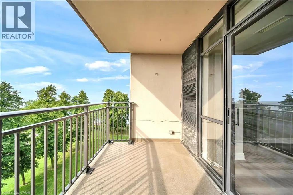 500 GREEN Road Unit# 701 #701