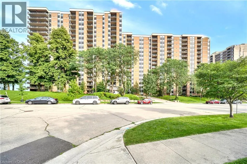 500 GREEN Road Unit# 701 #701
