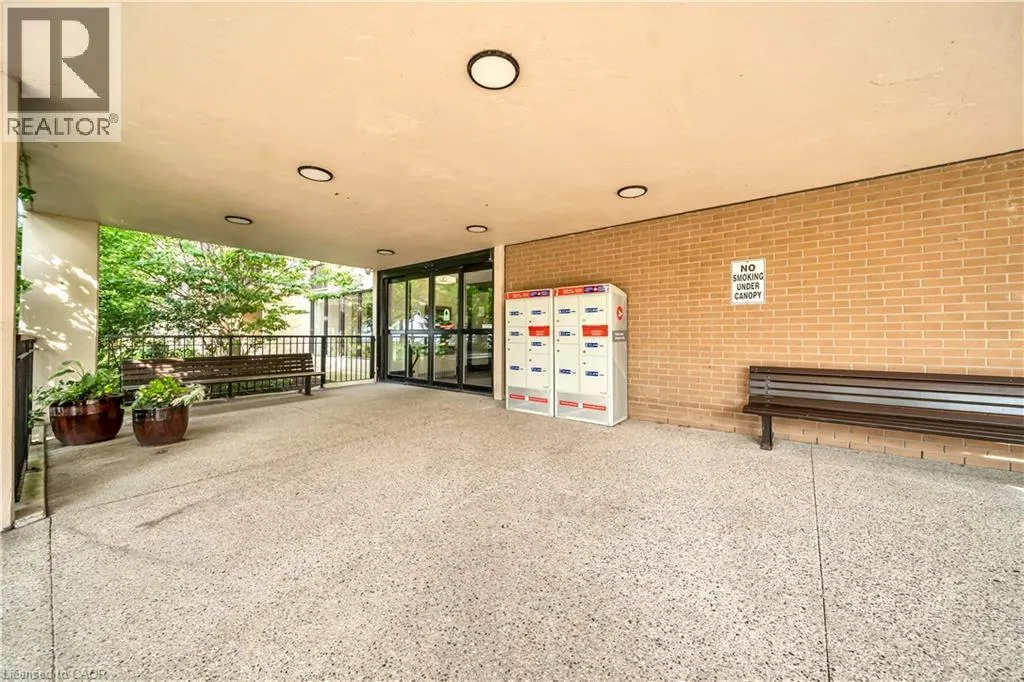 500 GREEN Road Unit# 701 #701