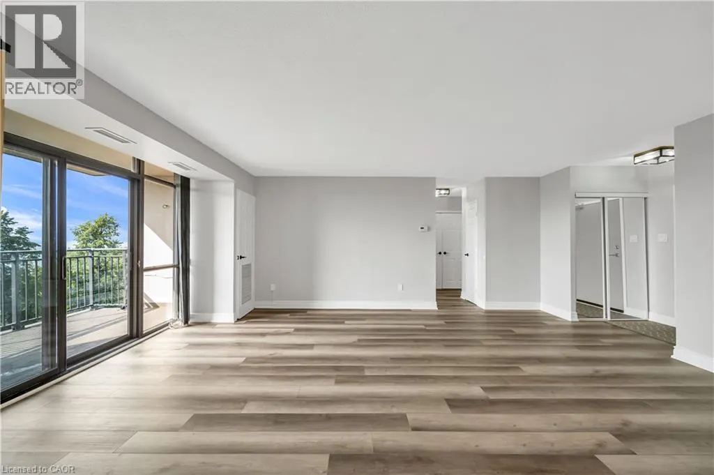 500 GREEN Road Unit# 701 #701